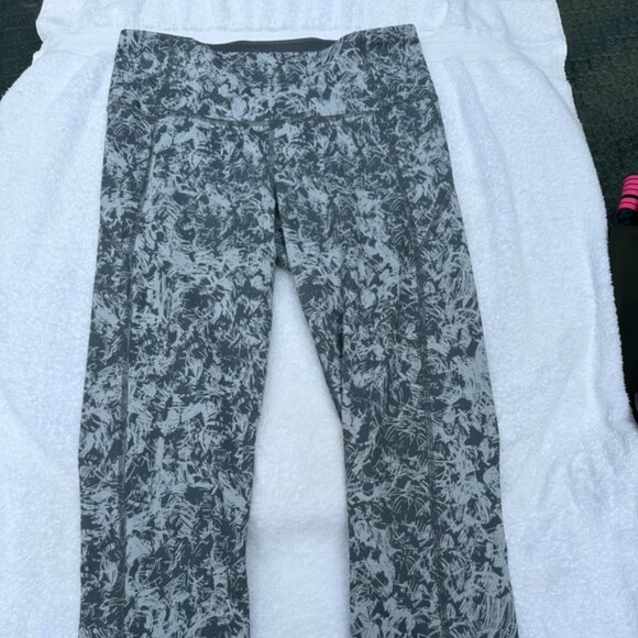 Bundle of two Under Armour Leggings - Picture 4 of 6